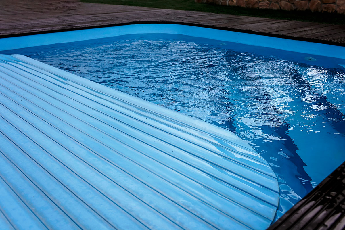 Apache-Pools-conserve-water-automatic pool-cover